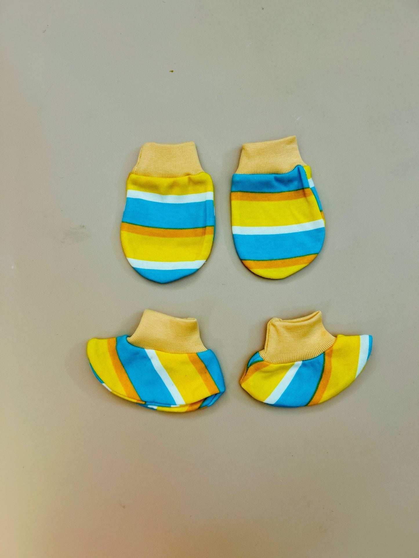 🧸 Mitten & Booties Set NB & 0 - 3 Month - Line Print - momndada