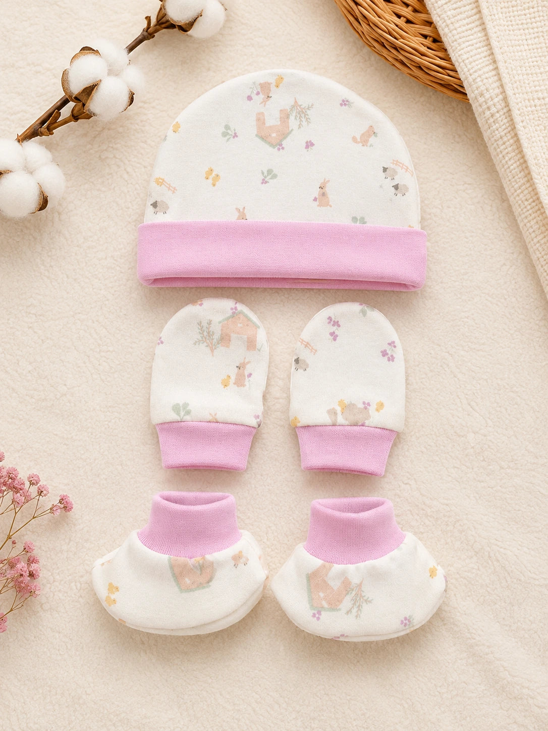 🧸 Cap, Mitten & Booties Set NB & 0-3 Month - Pastel Pink Woodland Print