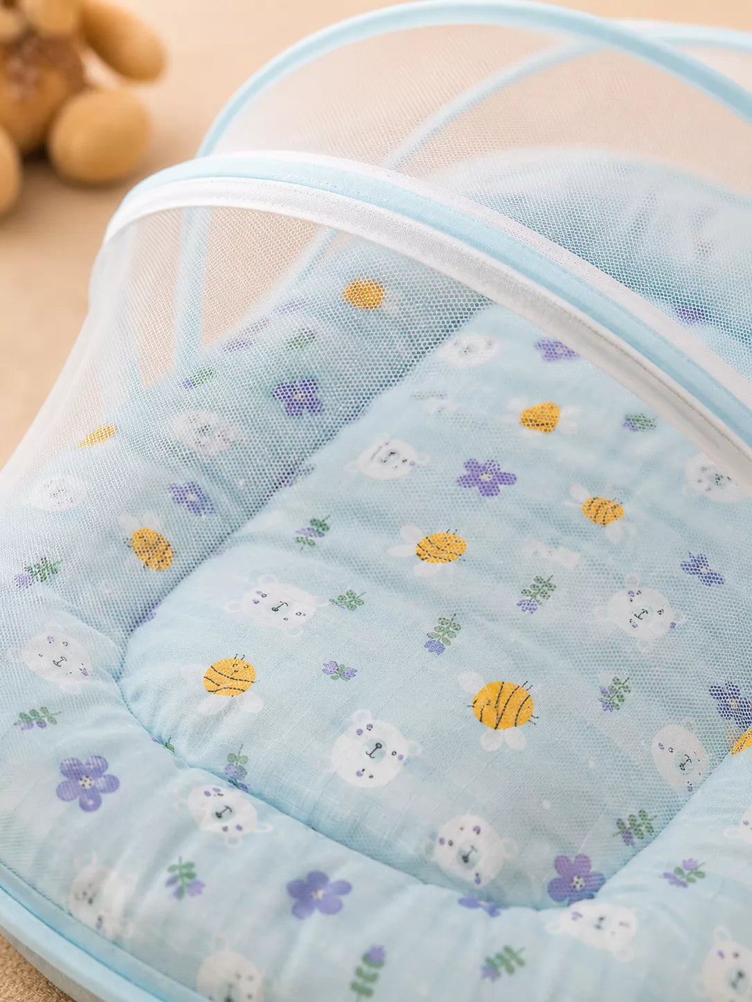 Muslin Baby Net Bed with Mosquito Net | Bee print (Upto Above 1 year)